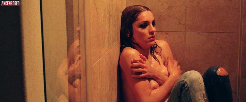 Γιουλίκα Σκαφιδά: γυμνόστηθη στην ταινία A Lonely Woman.