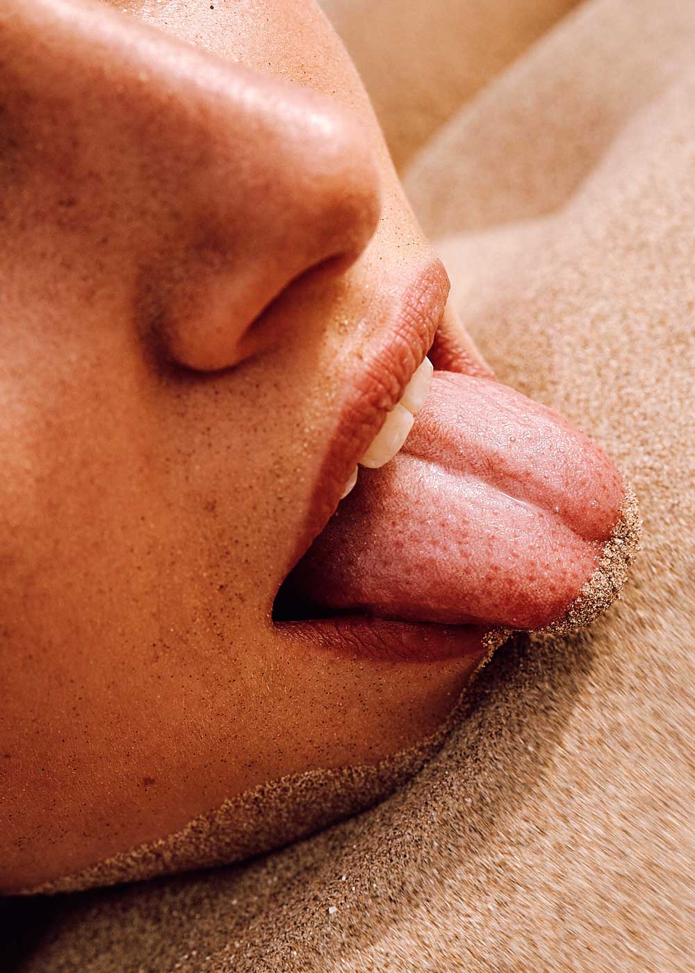 13 σημεία να φιλήσεις στο κορμί της Lotka Lakwijk.