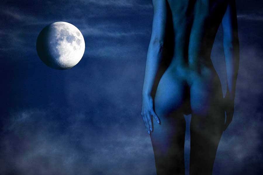 Κάθε πανσέληνος είναι ένα μικρό όργιο ανάμεσα σε κορμιά, φως και σκοτάδι. Ζήσε τη Full moon.