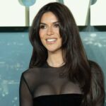 Η Ekin-Su Cülcüloğlu γίνεται στο χαλί το bossy girl.