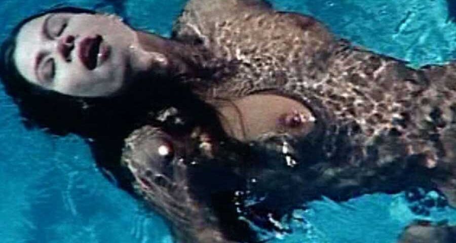 Βαλέρια Χριστοδουλίδου: Αισθησιακή σκηνή in your eyes.