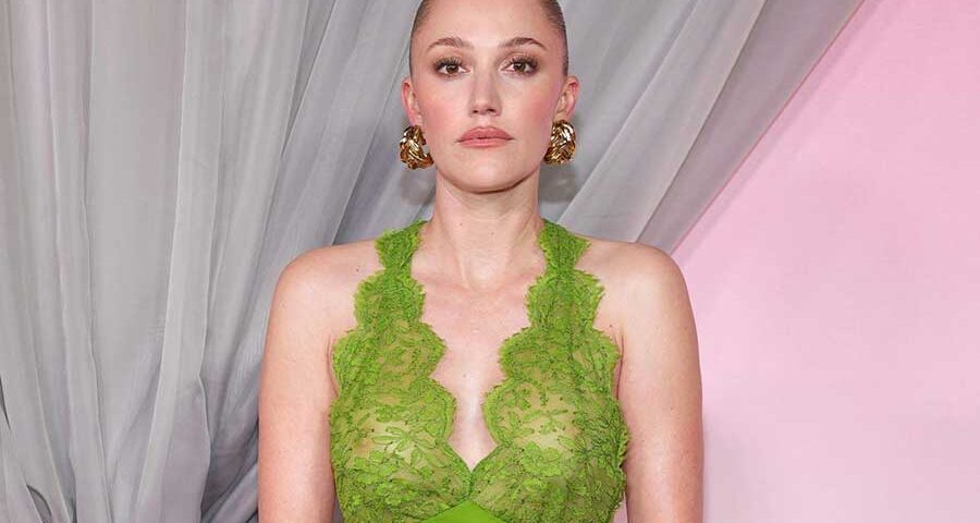 Maika Monroe: έδειξε τα πιο σέξι pieces of her.