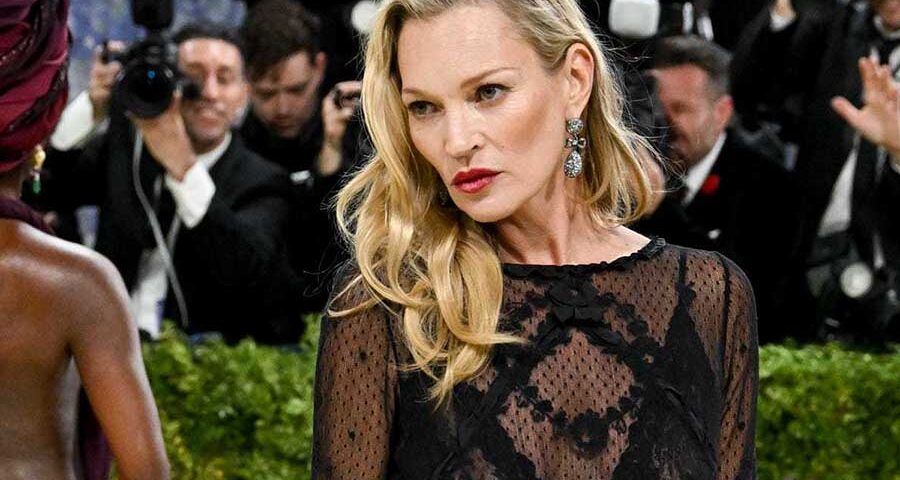 Kate Moss: όλοι την κοίταζαν με googly eyes.