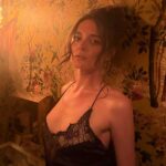 Η Charlotte Lawrence: star by face και βυζιά.
