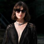 Alice Pagani: με ακριβά ρούχα μόδιστρων και με invisible bra.